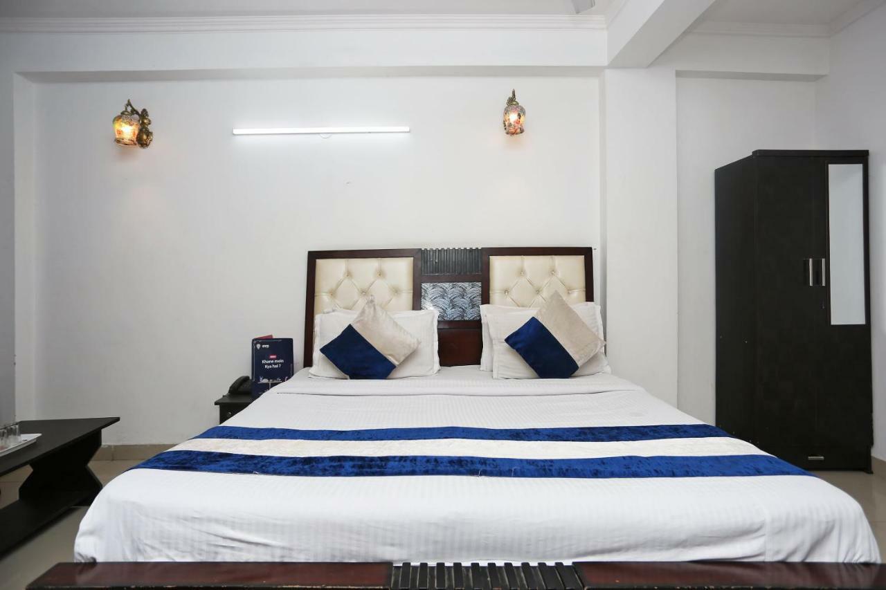 Oyo 8253 Golden Heights Hotel New Delhi Ngoại thất bức ảnh
